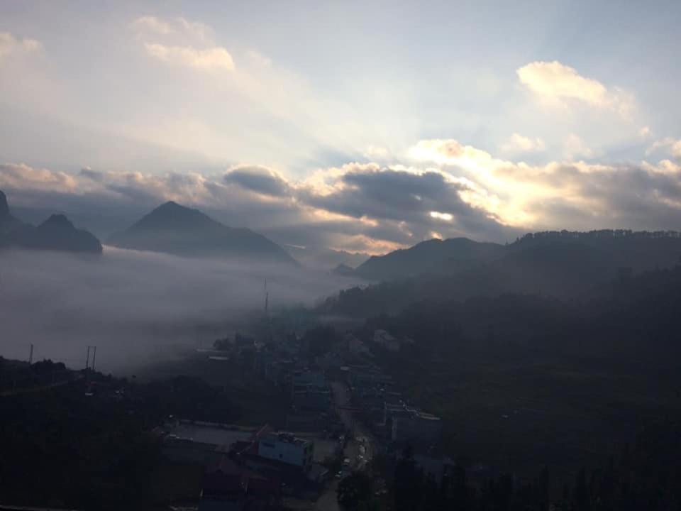 Cici Homestay Dong Van Екстер'єр фото